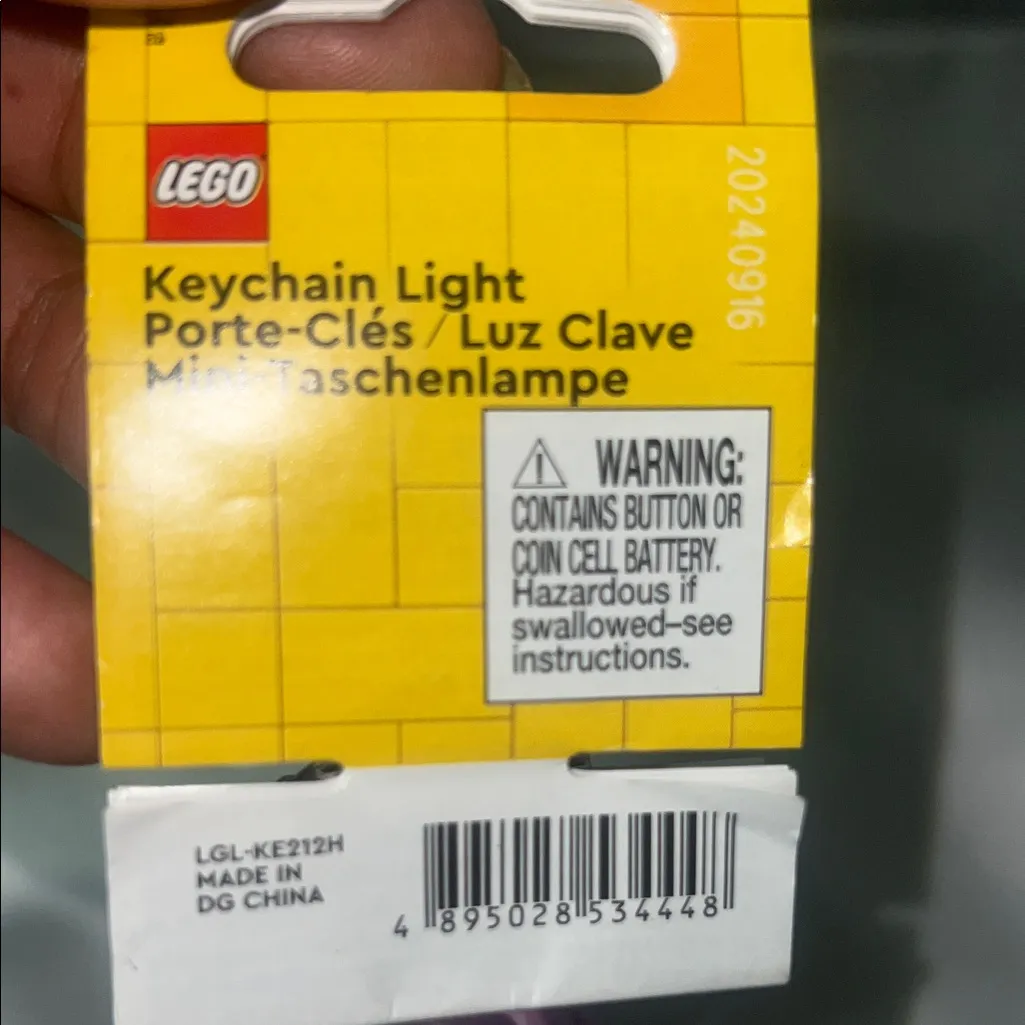 LEGO Pink Pig Minifigure Keychain Light - Image 4