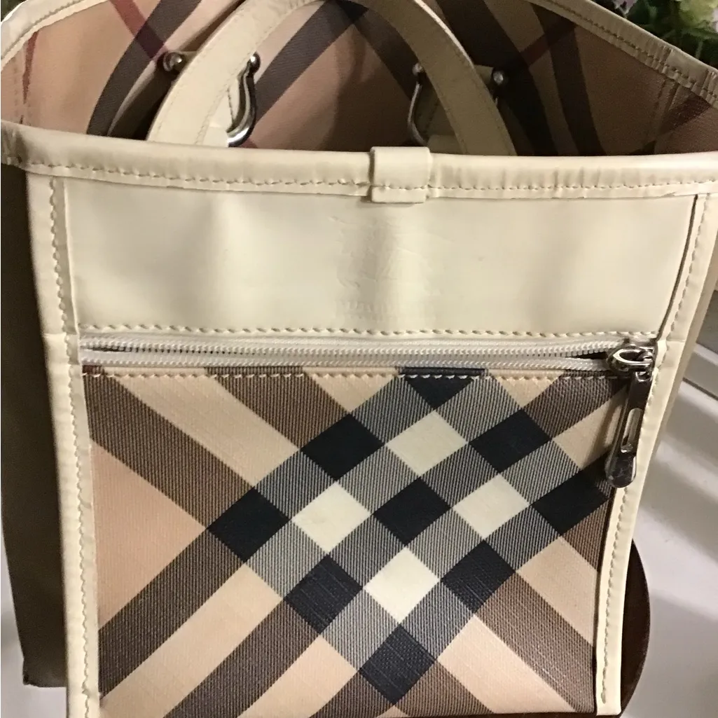 Burberry crafted their signature and iconic Nova check printed canvas 💯authentic - Image 14