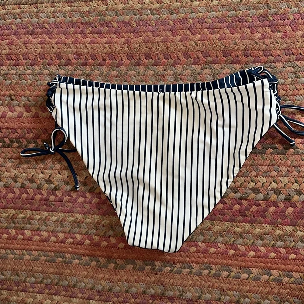 NAVY STRIPED REVERSIBLE LACE UP SIDE BIKINI BOTTOMS Blue - Image 4