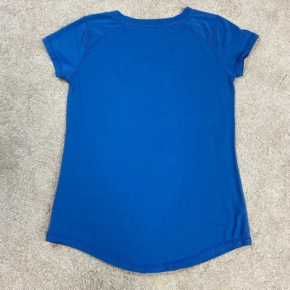 Life Is Good "Born To Run" V-Neck Graphic T-Shirt Size M - Image 2