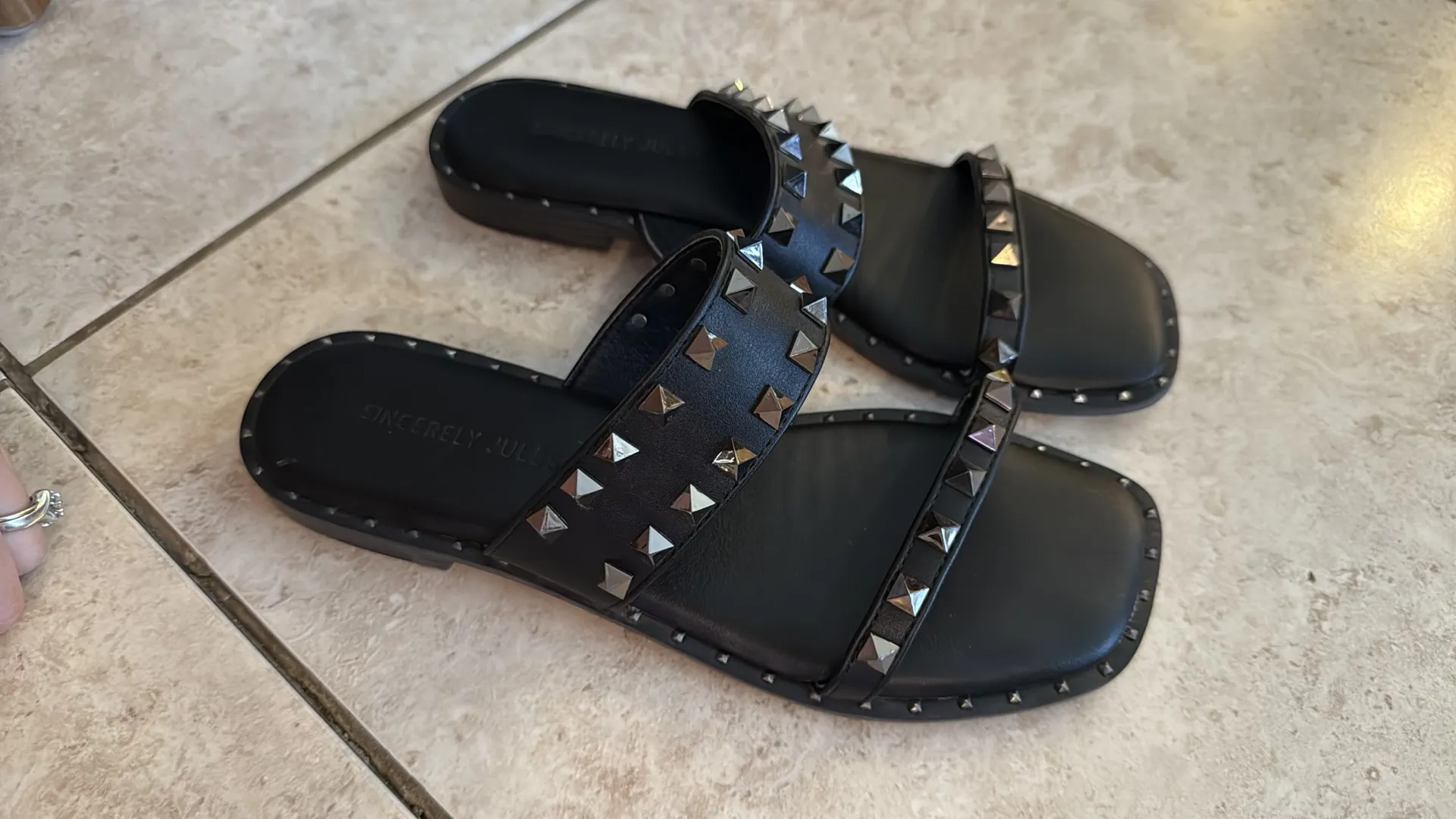 Sincerely Jules  - Image 4