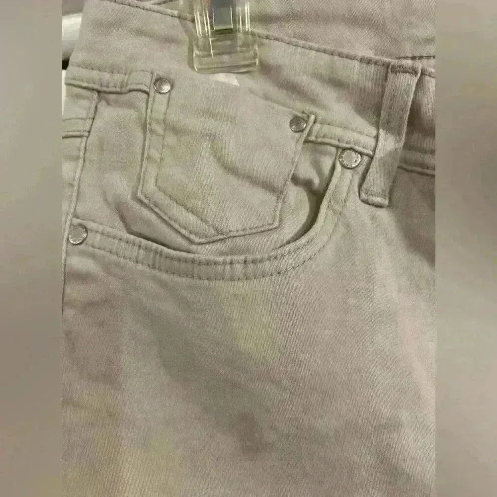 In great condition Bandolino High Rise Straight Leg Jeans Women Lightwash pants - Image 7