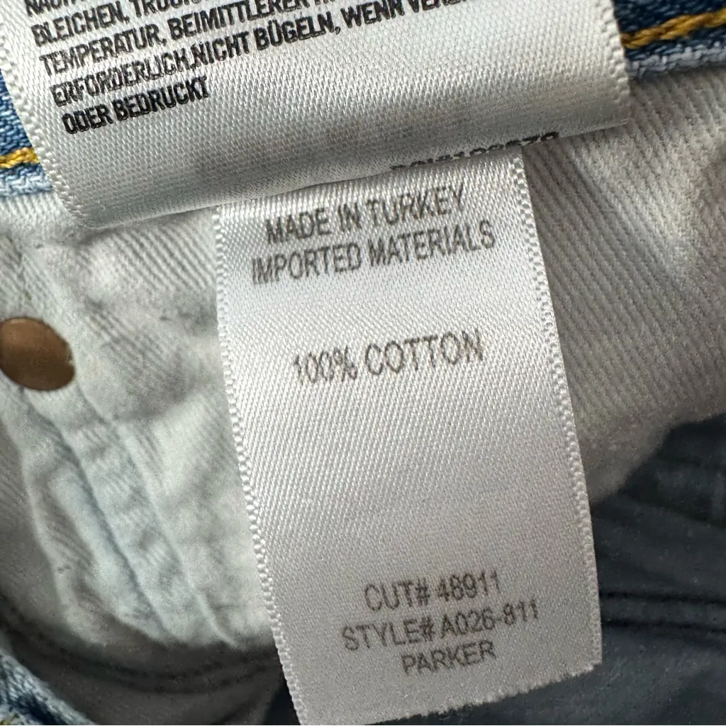 Agolde blue distressed Jean shorts size 27 - Image 8