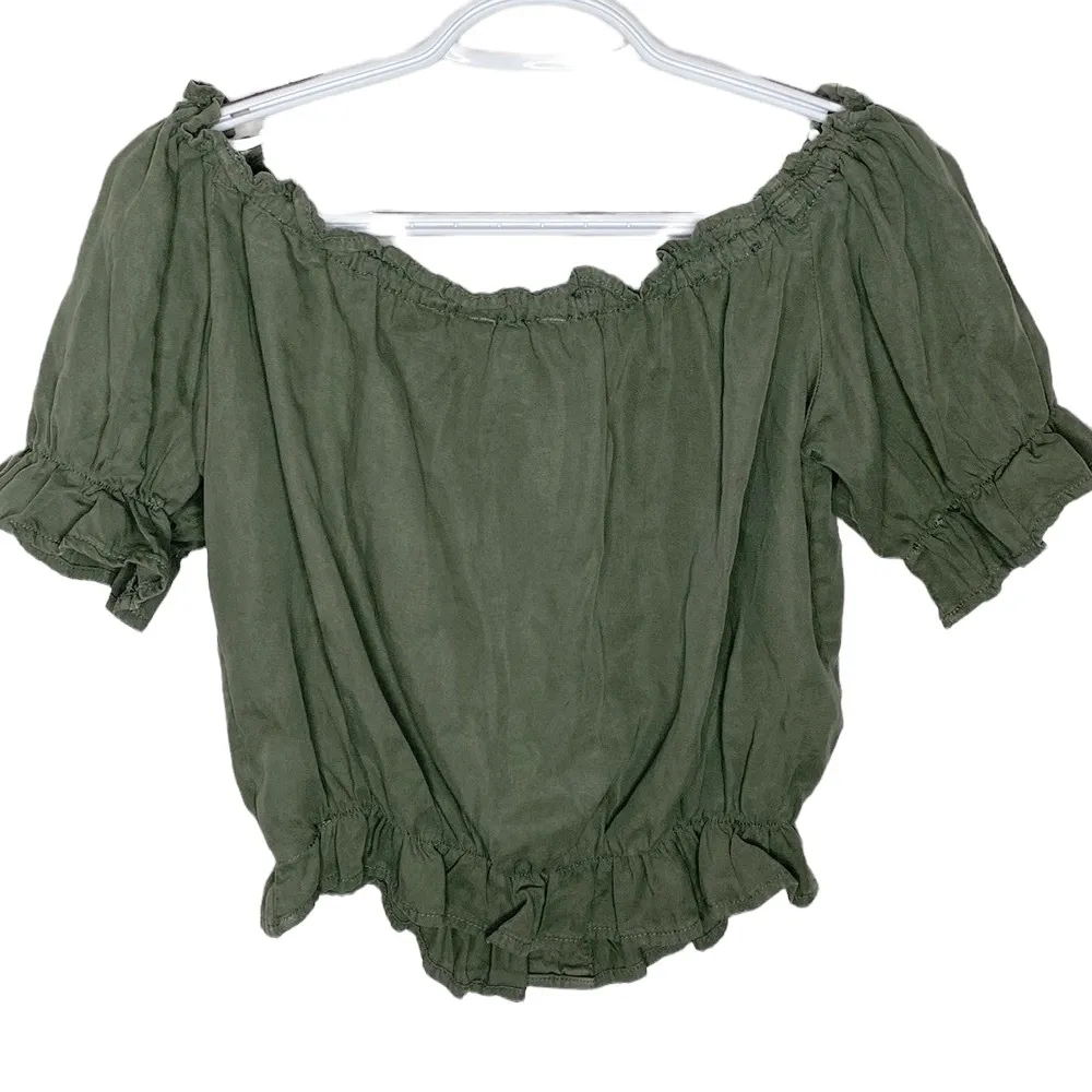 American Eagle  lyocell cropped ruffled utility top with patch pockets size S - Image 2