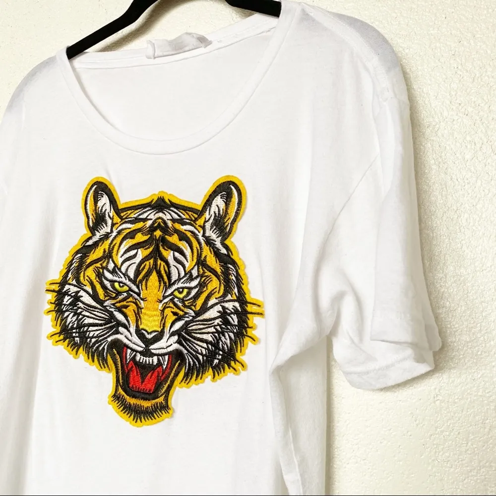 LF Stores Emma & Sam Tiger Patch Graphic Tee Size Small - Image 3