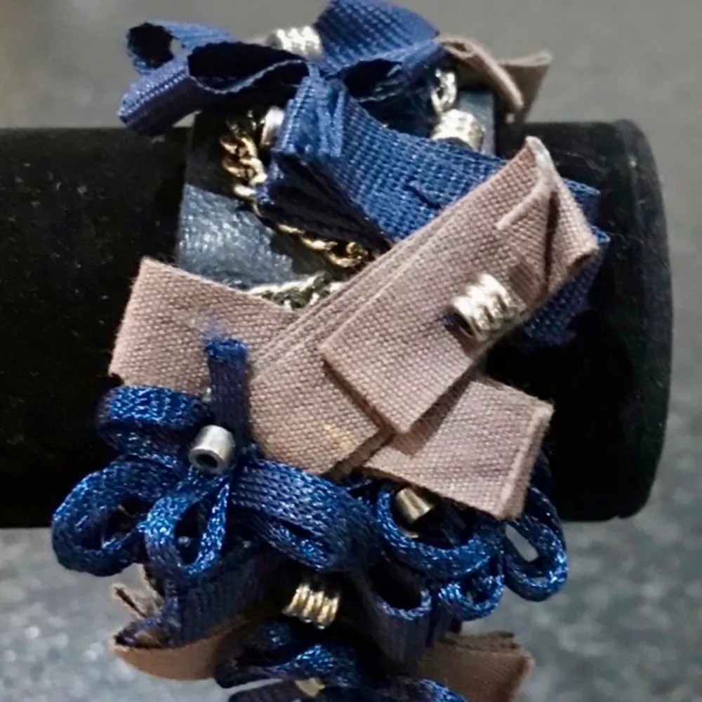 Bow & Chain Navy Bracelet Blue - Image 2