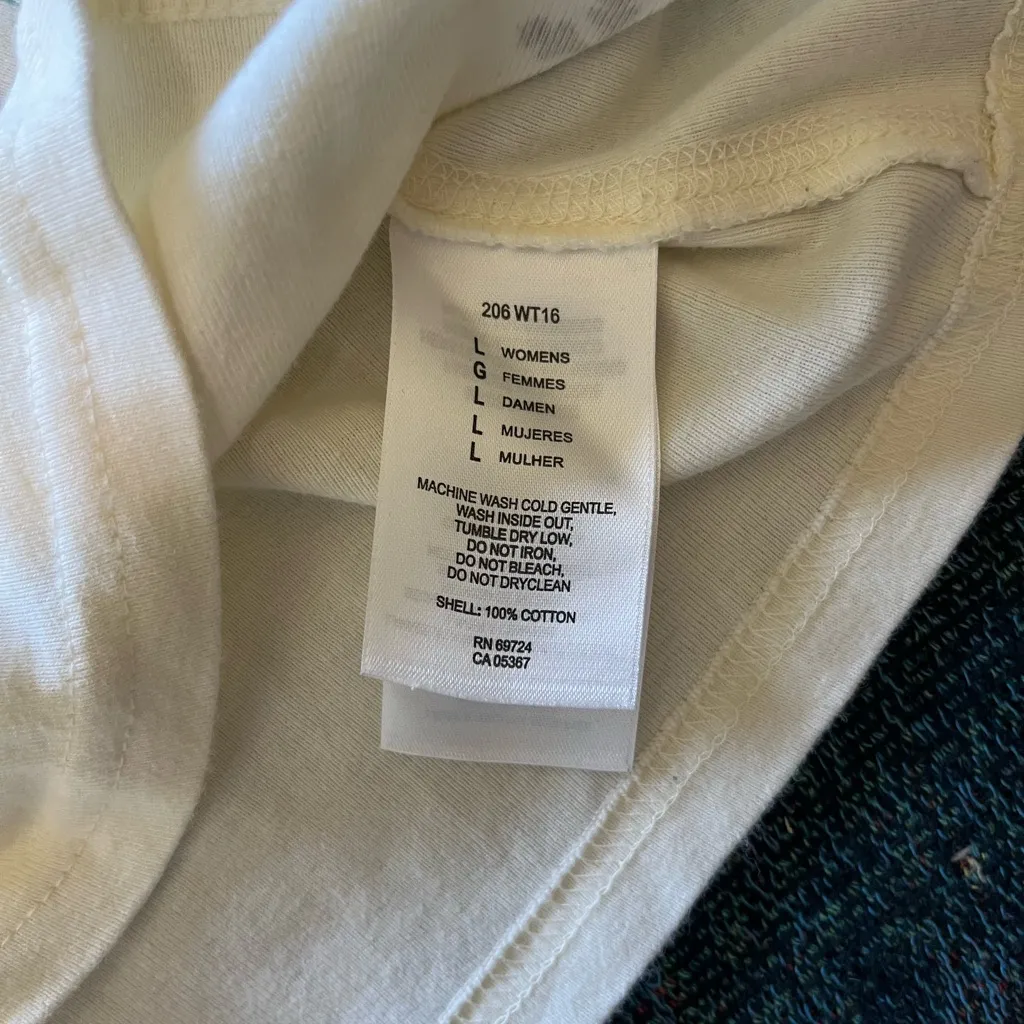 Columbia Cream White Snowflake Graphic LongSleeve Tee L Cozy Seasonal Streetwear - Image 13