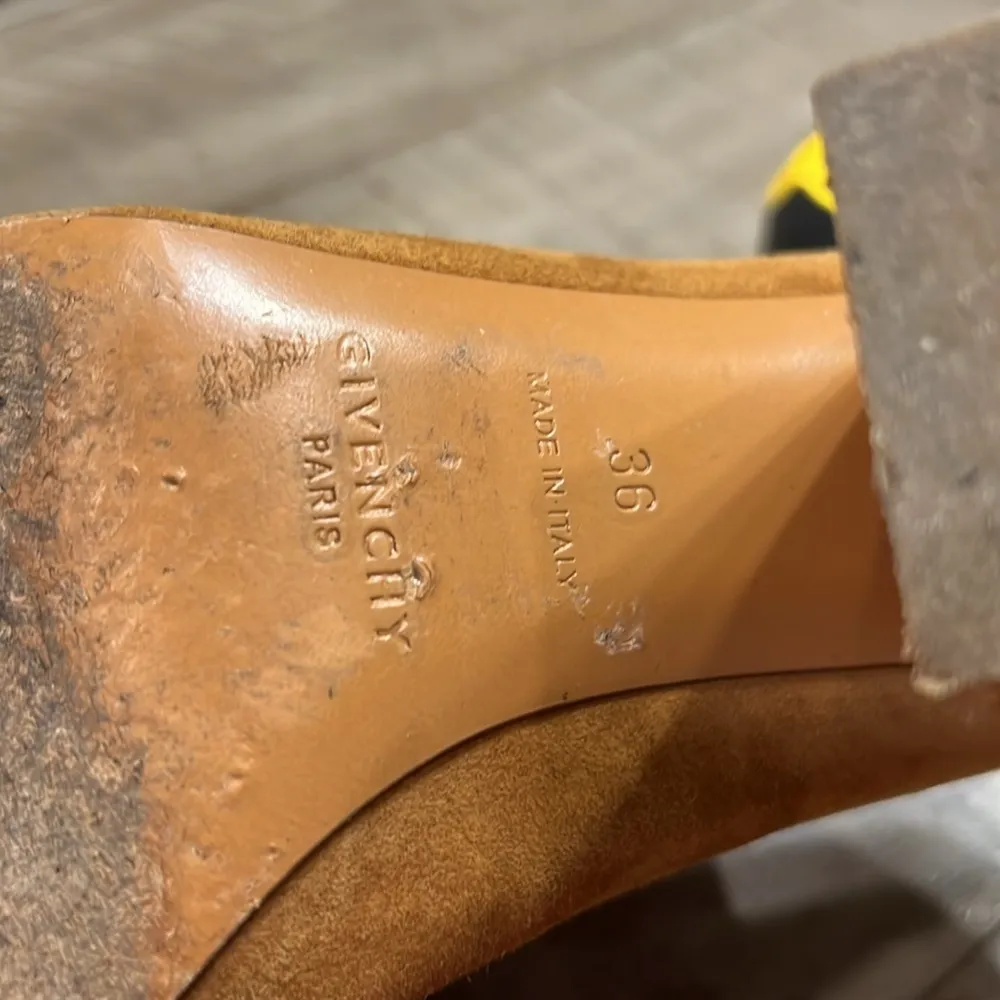 Givenchy Paris Suede Mule Sandals, Hazelnut Size 36 EUC - Image 11