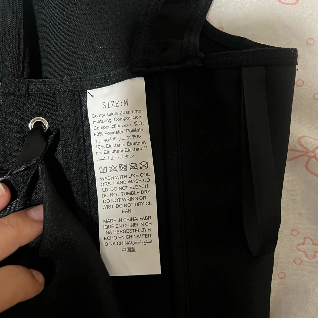 Size medium going out tops bundle - Image 6