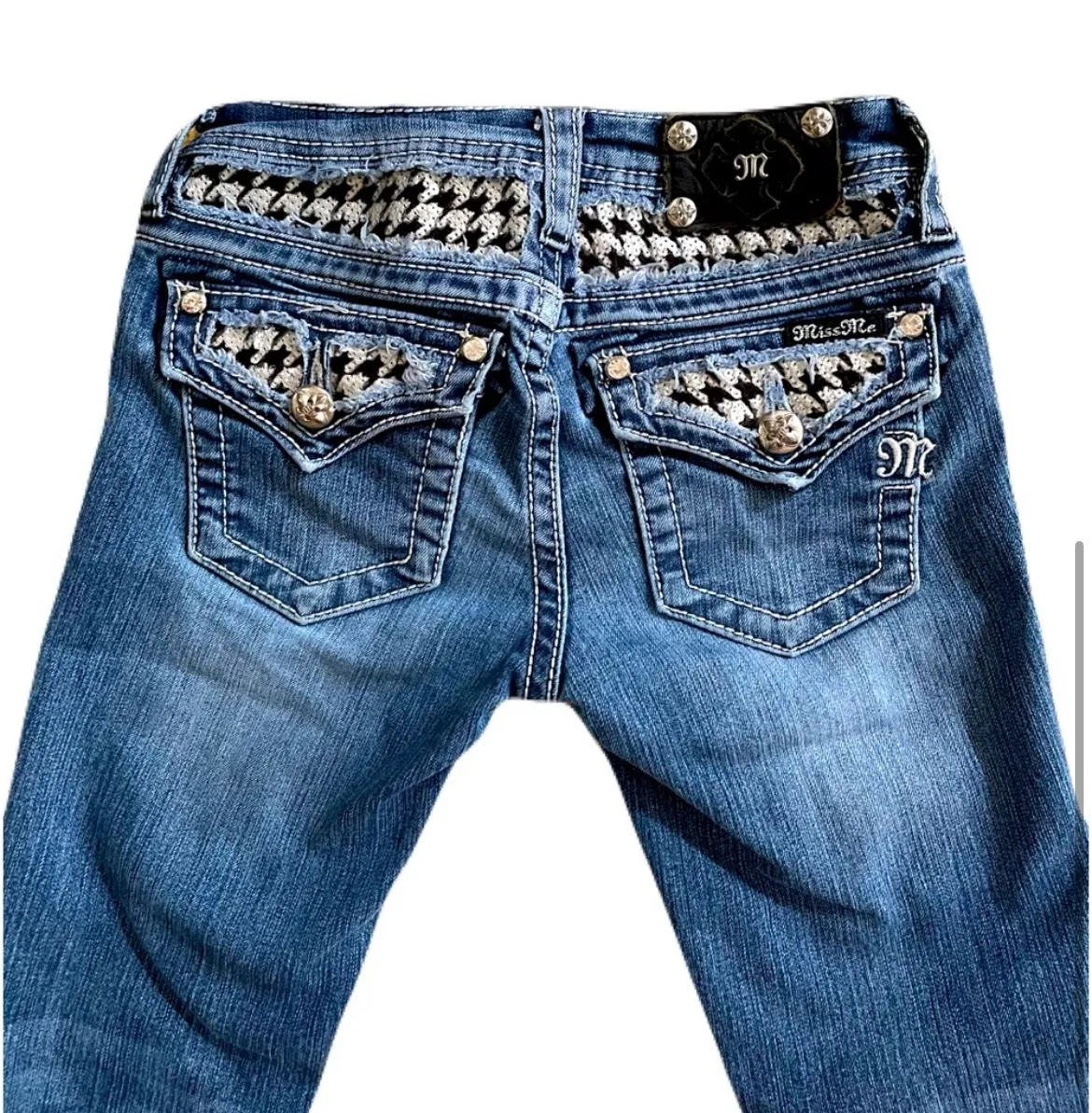 - Low Rise Straight Leg Jean - Image 4