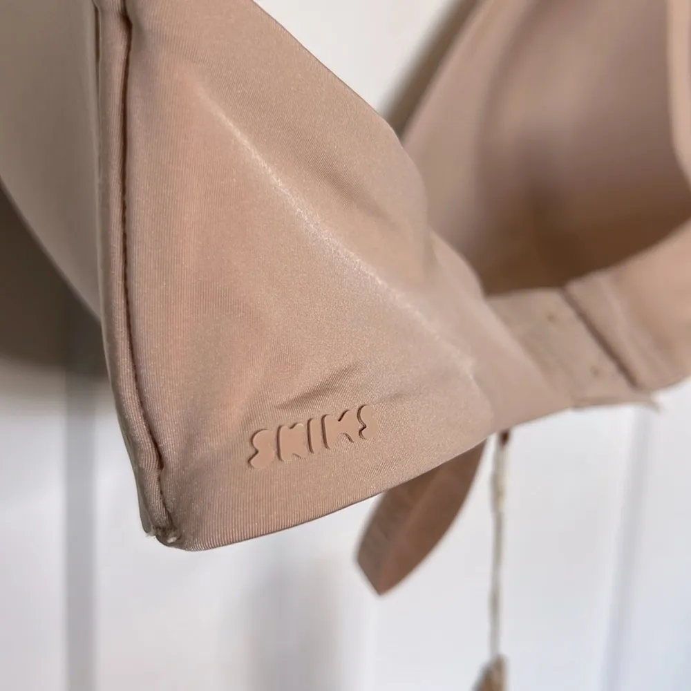 NWT Skims Wireless Form T-Shirt Bra - Mica - Image 3