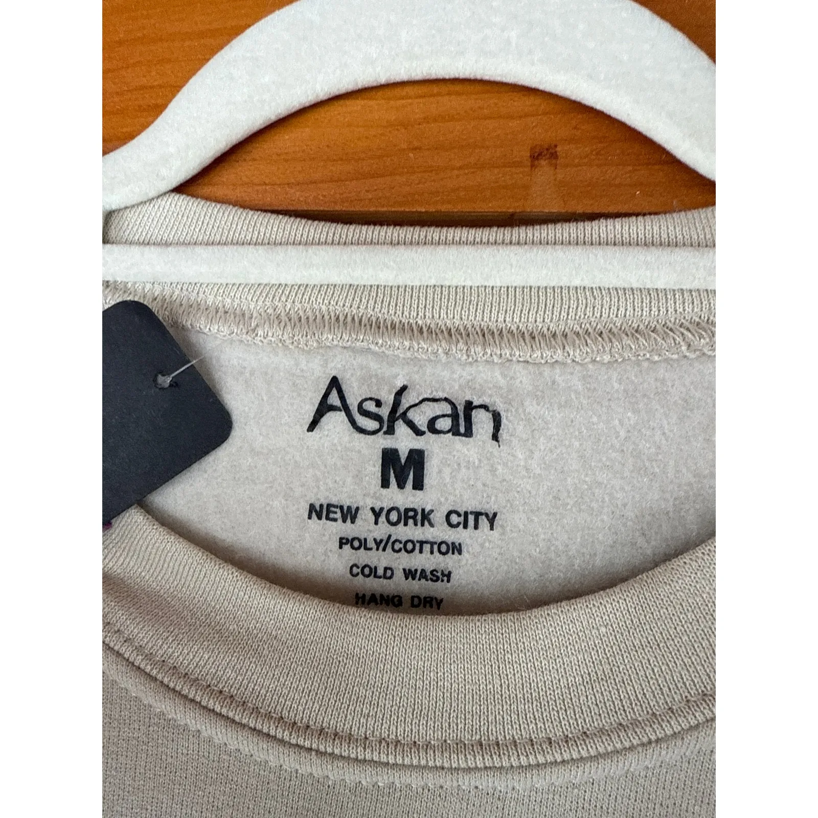 NWOT Askan Gray Oversized Miss Adu Sweatshirt Handpainted Lips Mens Size M Size M - Image 5