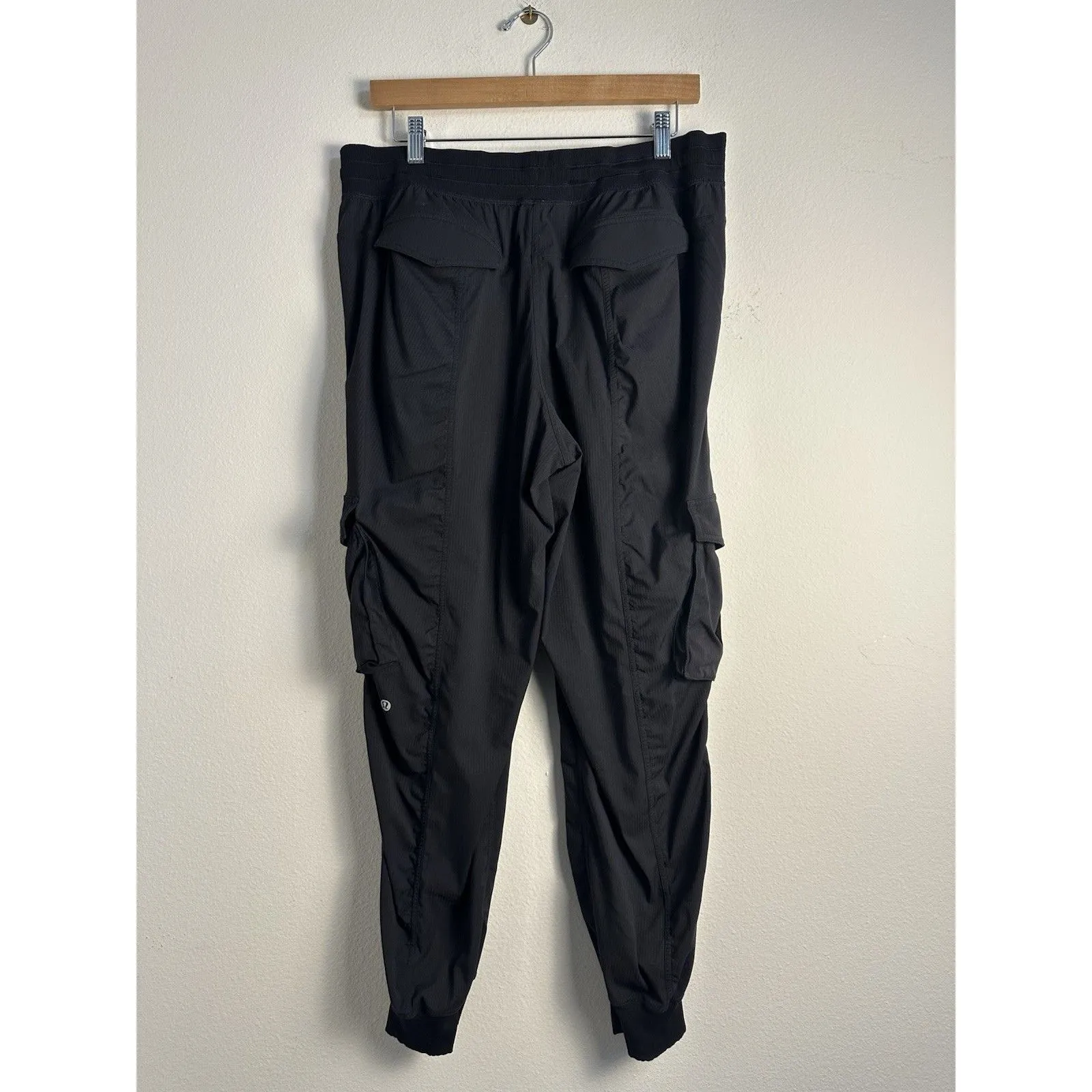 Lululemon Dance Studio Jogger Cargo Pant Mid Rise Black Size S - Image 2