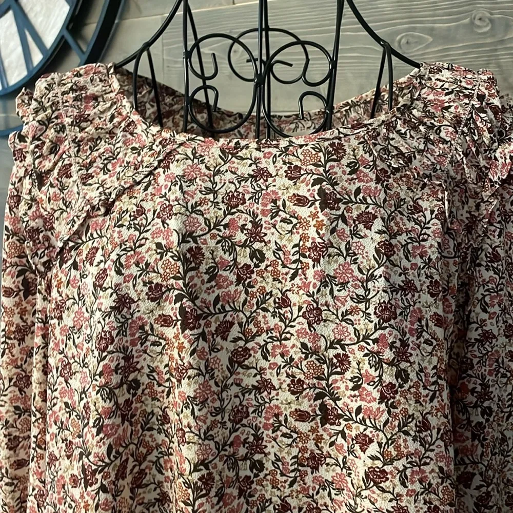 Max Studio  floral ruffled blouse - Image 2