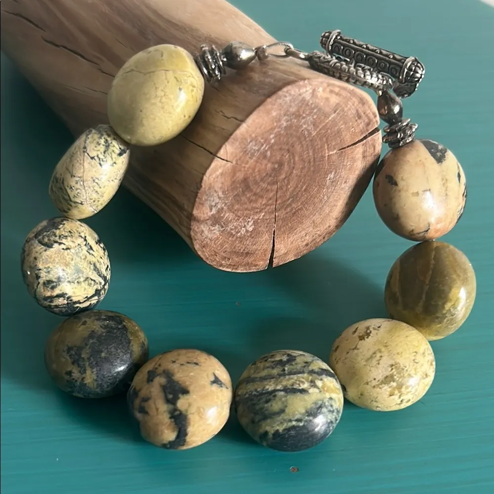 Vintage Hand Crafted Natural Serpentine Stone Beaded 9.5” Bracelet Green - Image 6