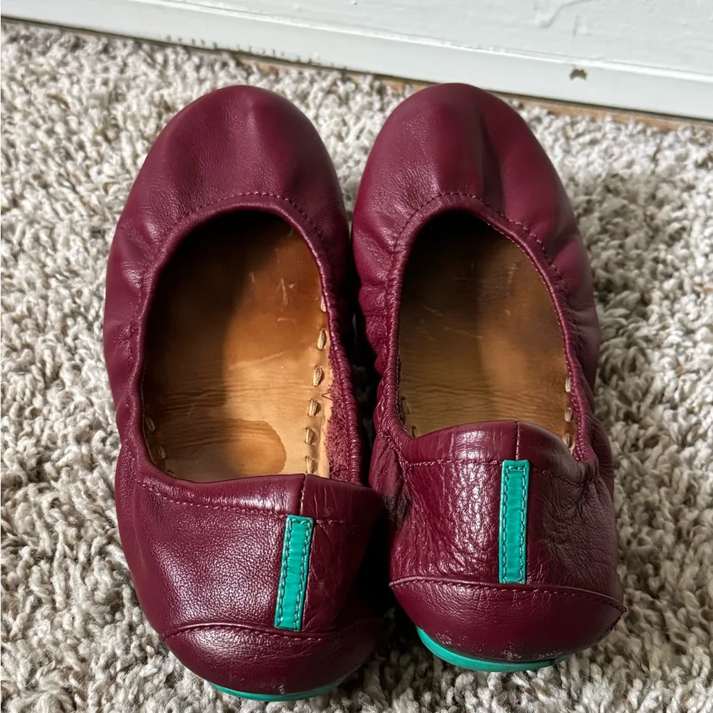 Tieks 6 Burgundy Red Leather Ballet Flats - Image 5