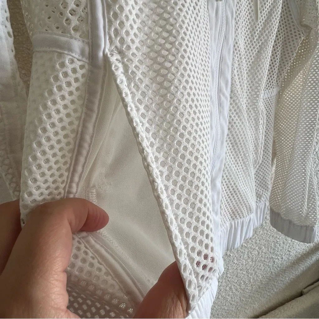 Lululemon Women’s Mesh On Mesh White Lightweight Jacket Size Small/4‎ - Image 8