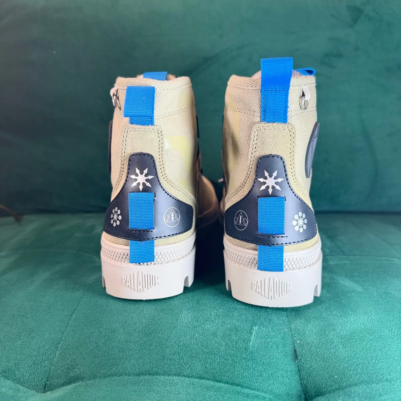 Palladium Destiny‎ 2 Pampa Which Queen Canvas7 Mens 8.5 Womens New - Image 4