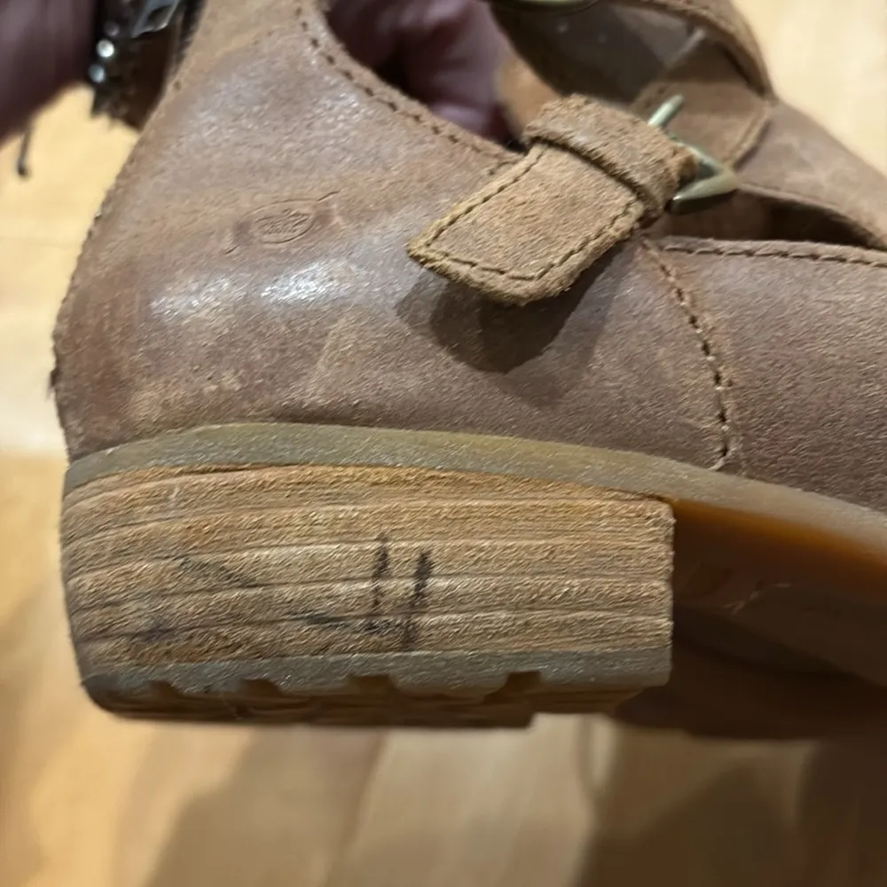 Born Kamilla distressed brown leather ankle boots booties with buckles sz 7 - Image 10