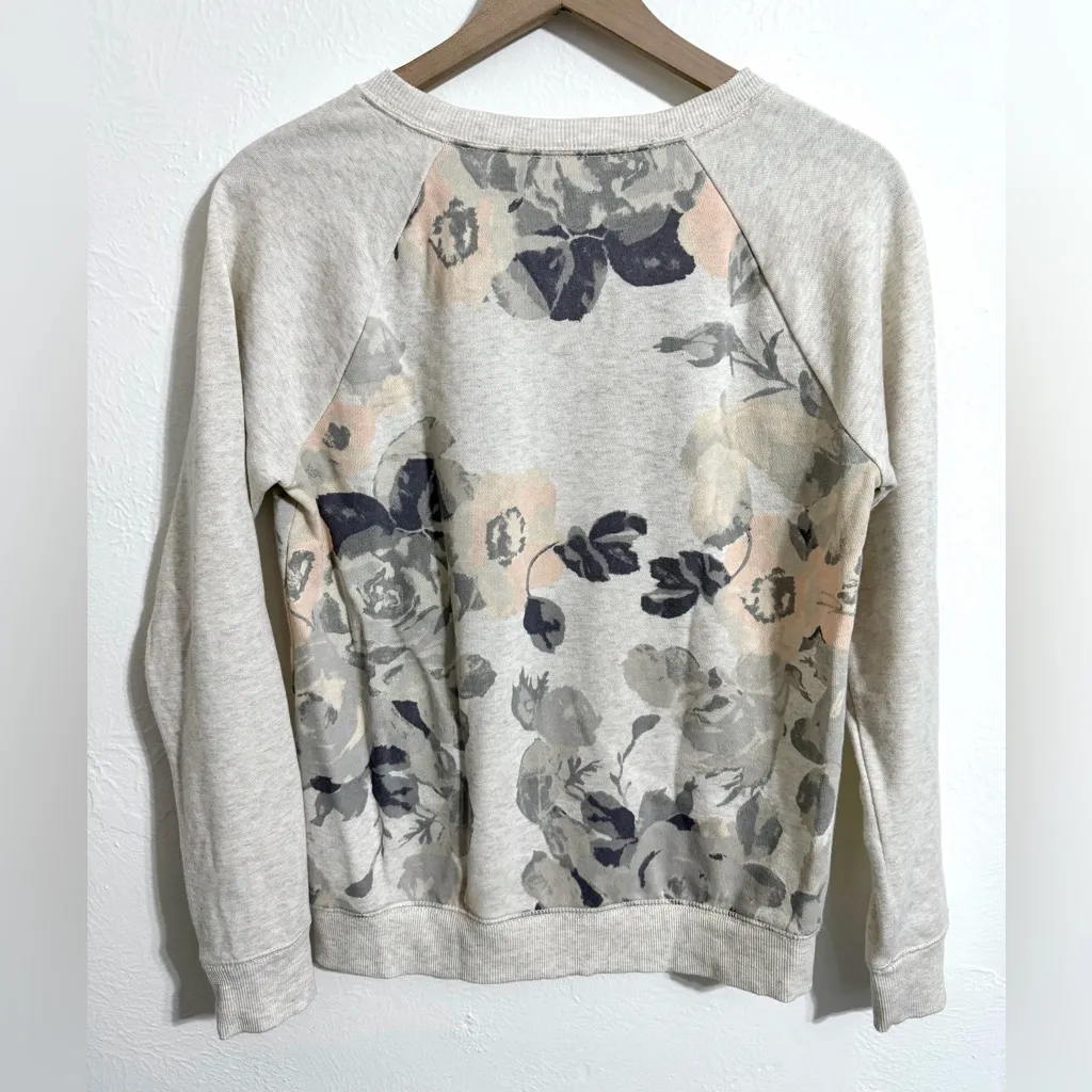 Aerie cozy neutral floral sweatshirt, gray and blush, size medium - Image 3