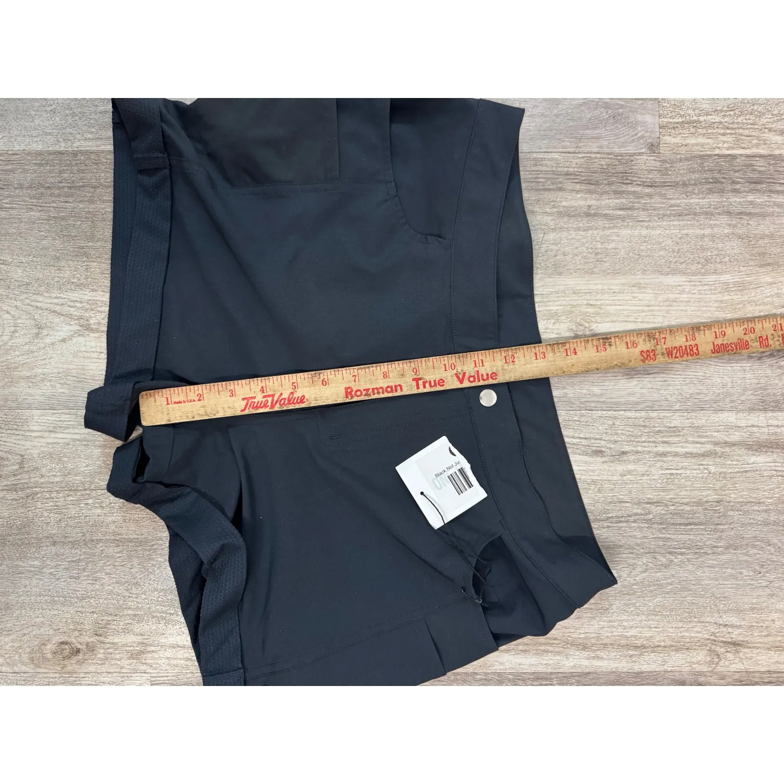 Zyia Active Not Just a Trail Shorts in black. Cuffed Athletic Shorts Womens XXL Black - Image 6