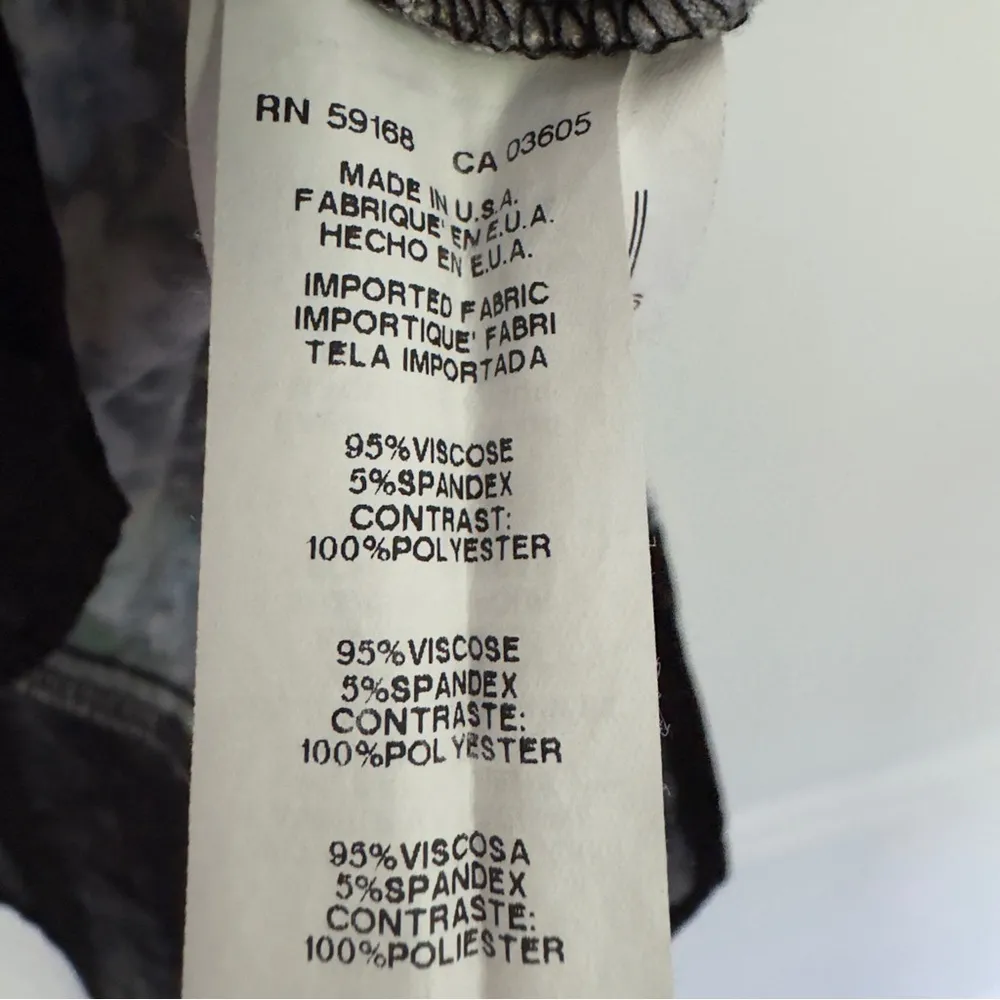 Karen Kane colorful/black and white floral top asymmetric hem tunic crew neck L - Image 7