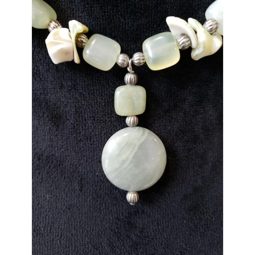 Womens Fashion Irregular Chip Gravel Beads Palmstone Pendent Necklace Jewelry - Image 3