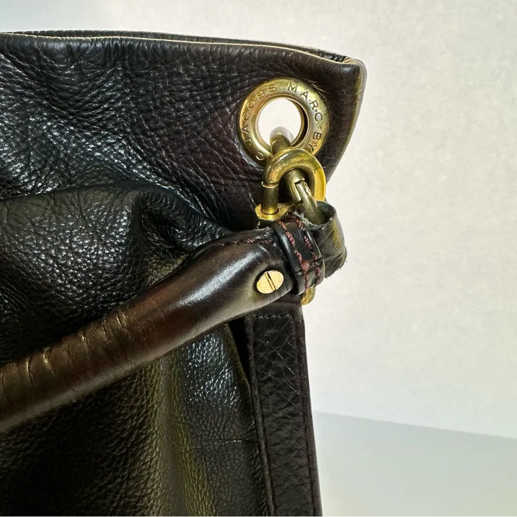 Marc Jacobs Classic Q Hillier Hobo Pebbled Leather Bag Black Brown Gold Hardwear - Image 8