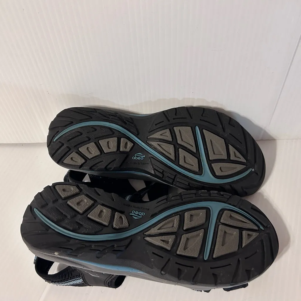 Black and Gray Strappy Sandals Size 7 - Image 6