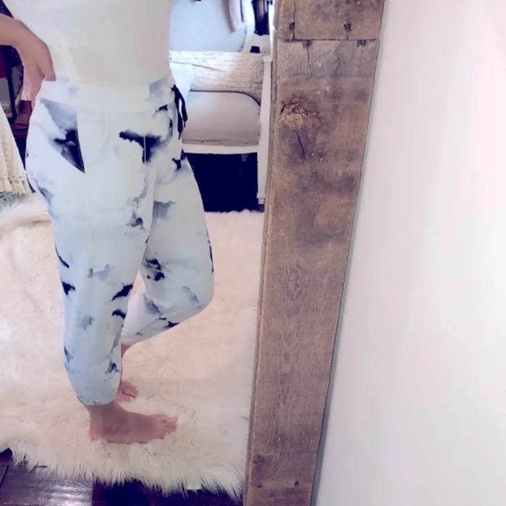 Athletic cozy jogger tie dye pants size large - Image 3