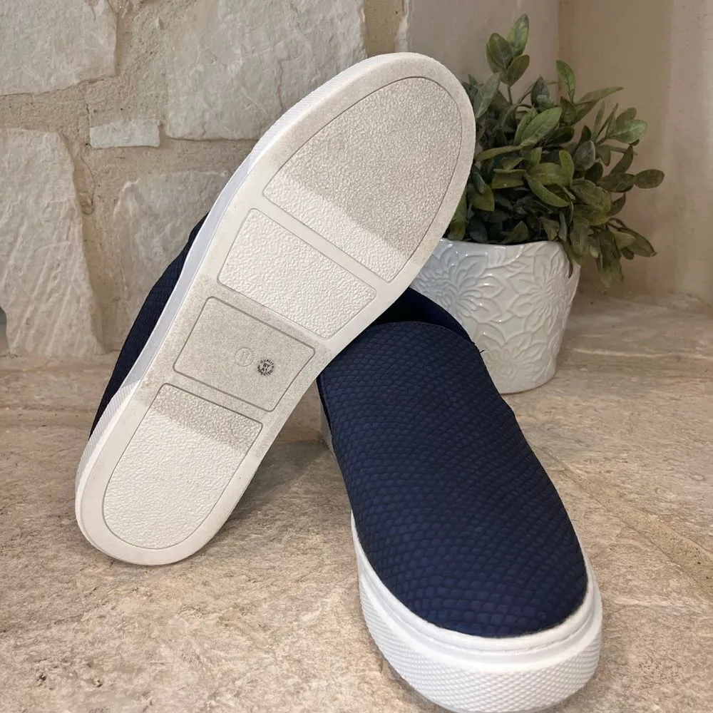 Arizona Navy blue symphony slip on sz 11M - Image 7