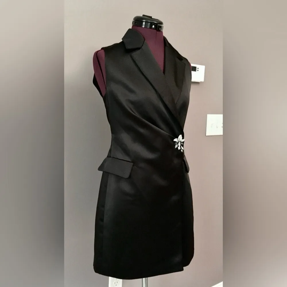 Zara NWT Black tuxedo blazer satin mini dress with rhinestone broach button - Image 5