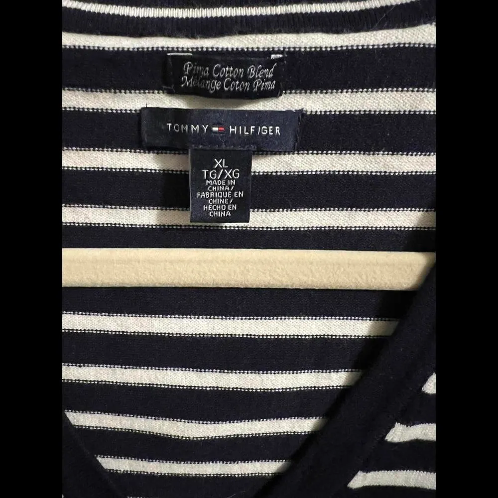 Tommy Hilfiger V-Neck Striped Sweater size X-Large - Image 5