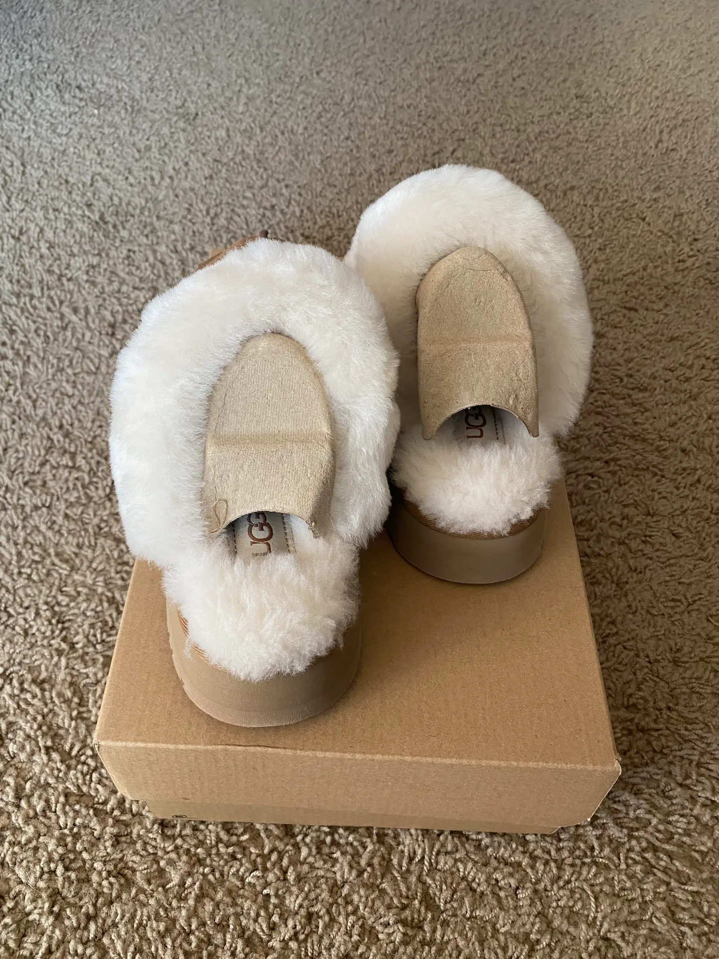 UGG S slippers - Image 3