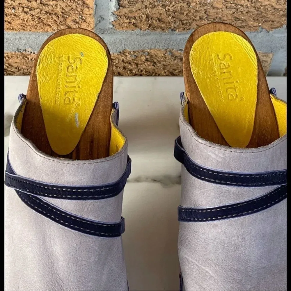 Sanita Distressed Nubuck Clog w/ Velvet
Trim 42/11 Gray - Image 4