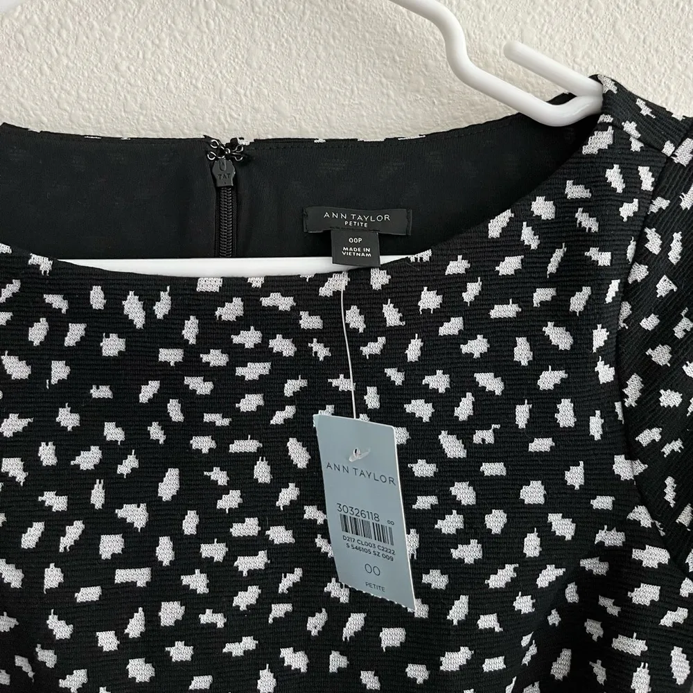 NWT Ann Taylor Petite Black White Spotted Dot Print Belted Sheath Dress Size 00 - Image 4
