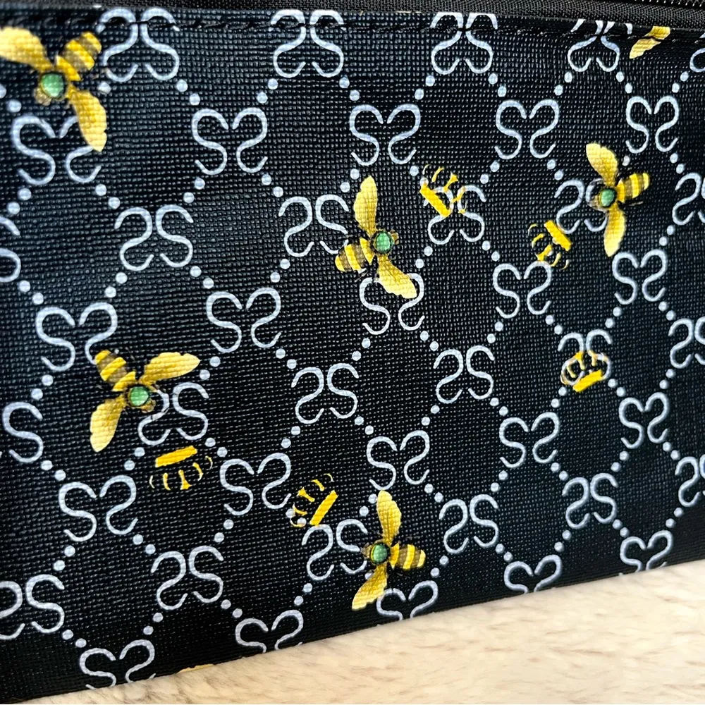 NWT Black Bee Pattern Zippered Clutch Wristlet Pouch - Image 4