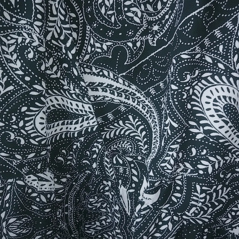 Loft S Paisley Cross Over Front Black White Top - Image 5