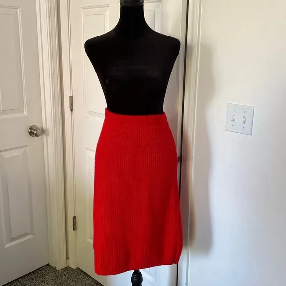 Genesis vintage cherry red midi sweater skirt. Size M - Image 2