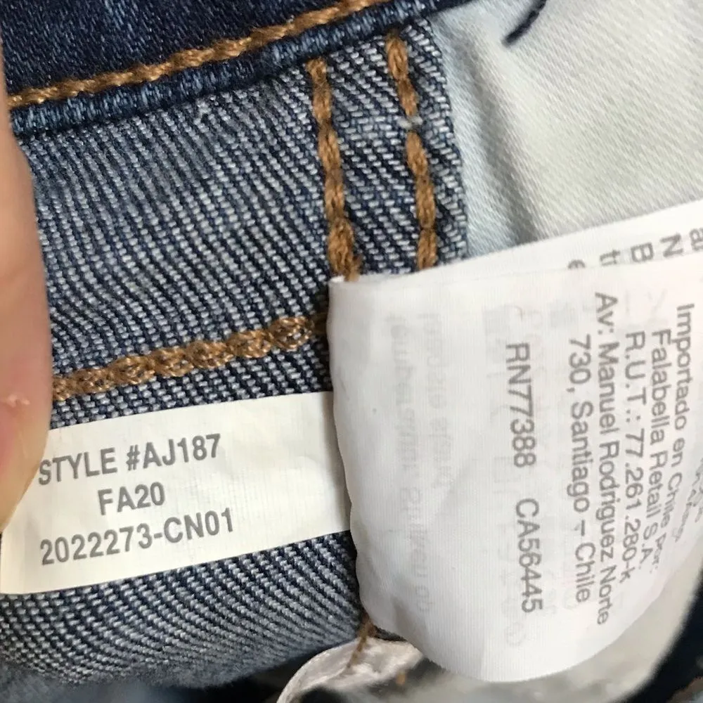 Madewell 10" High-Rise Roadtripper Jeans Ridgefield Wash: Zip-Front Edition 27 - Image 9