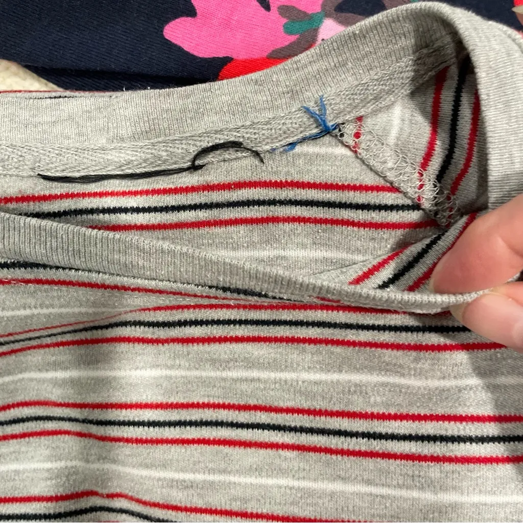 Cute Classic gym gray varsity stripe medium weight top vintage? 90s - Image 4