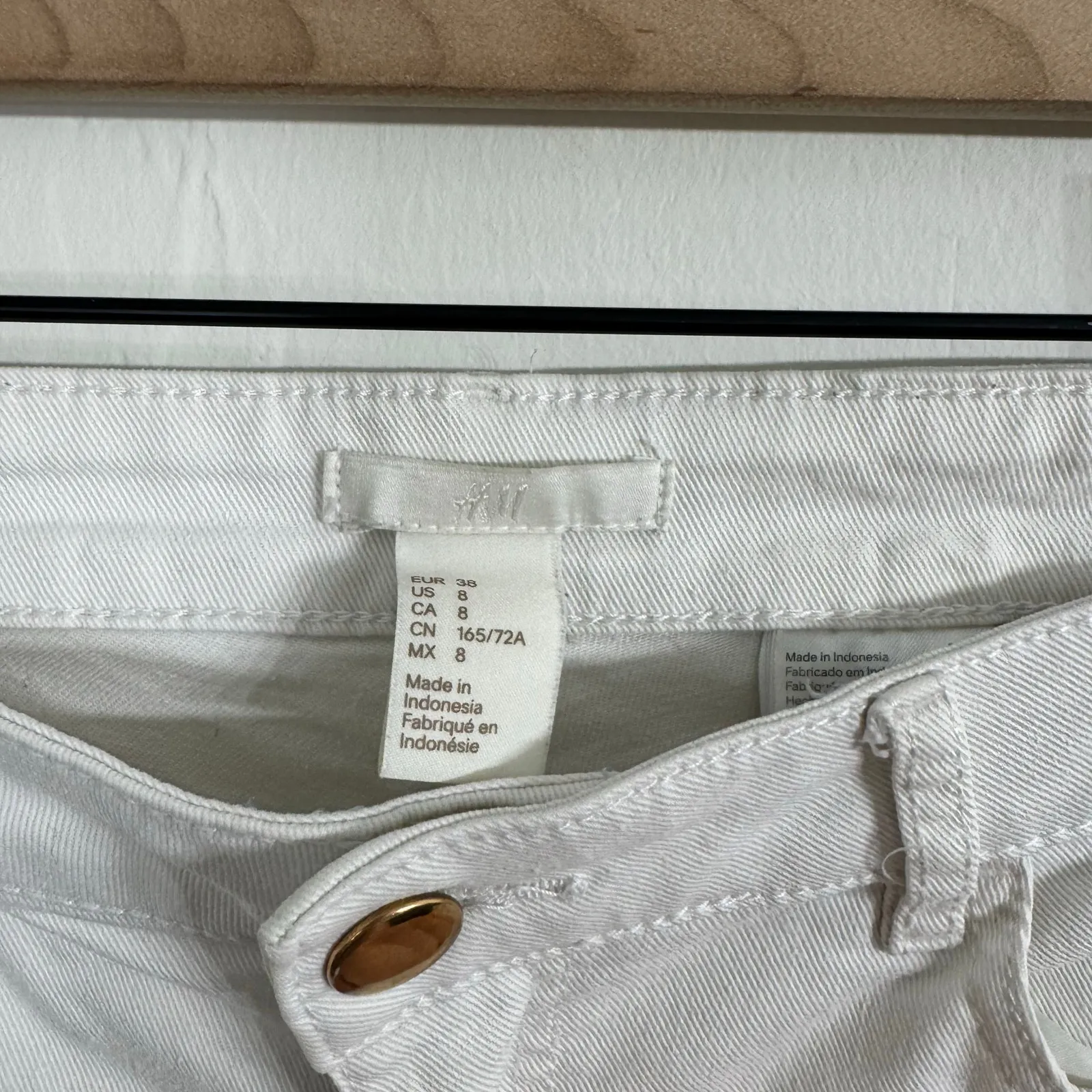 H&M White Twill Shorts Size 8 - Image 2