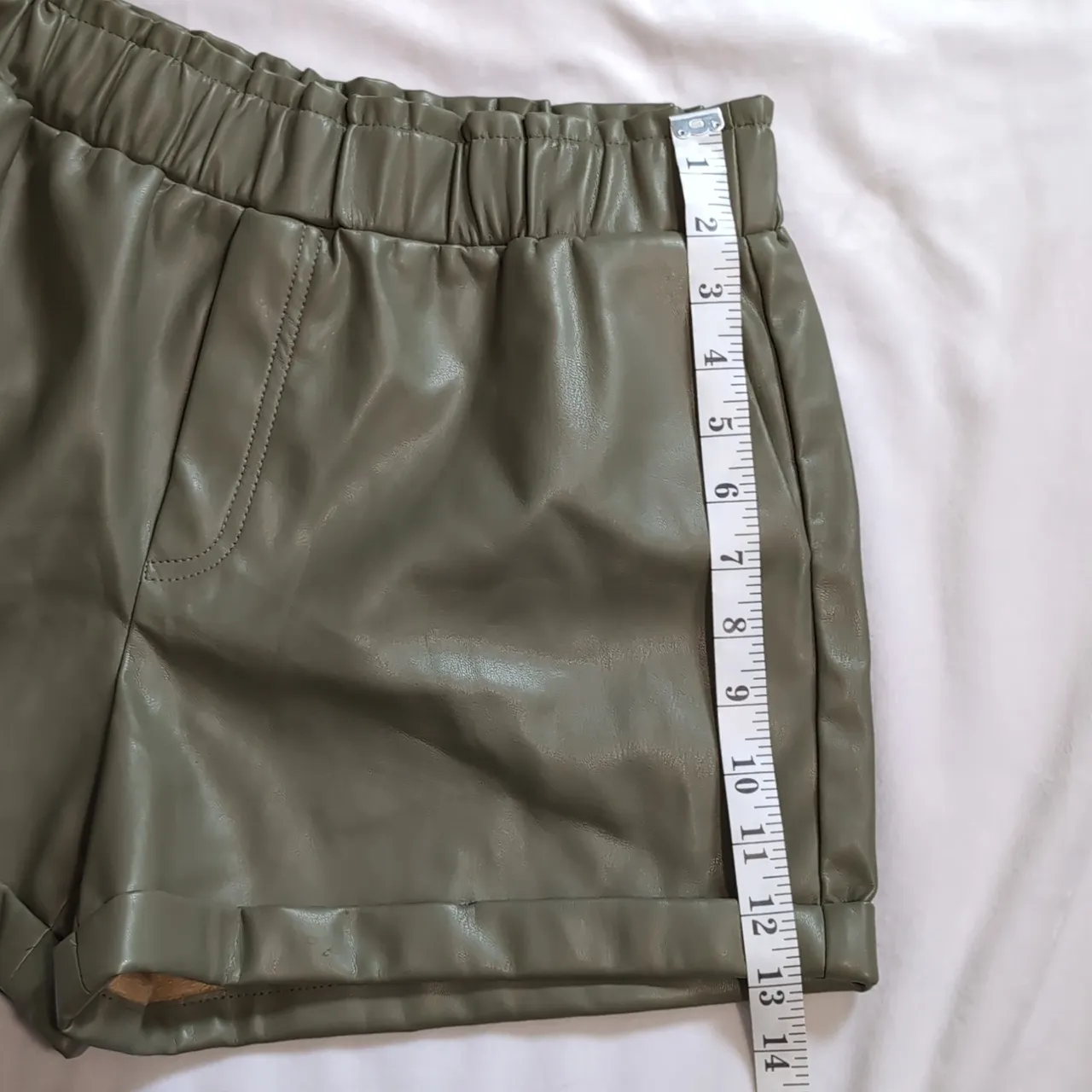 NWT Forever 21 Faux Leather High Waist Casual Green Shorts, Medium - Image 3
