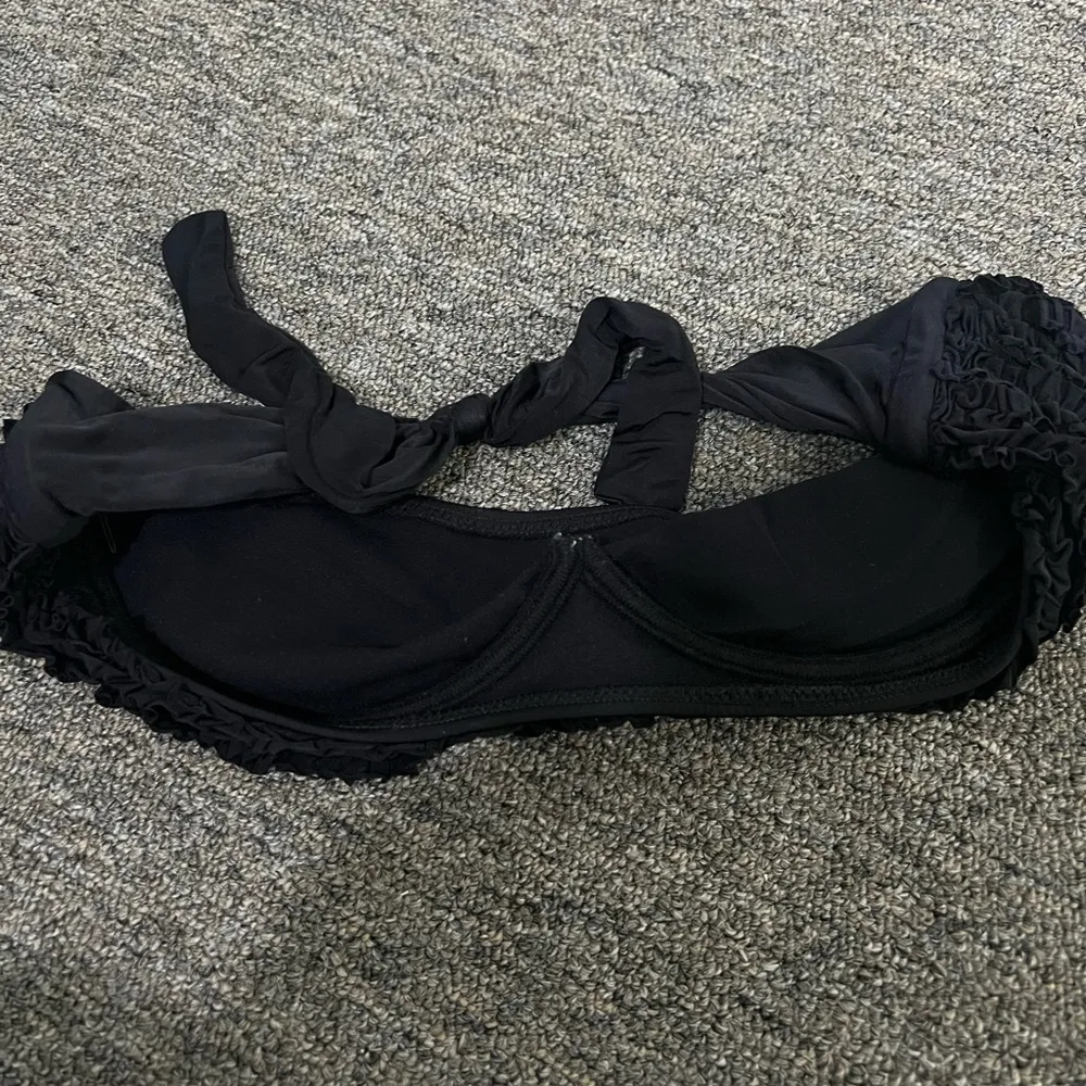 BCBGMAXAZRIA Swim Black Ruched Tie Back Bikini Top Size Medium - Image 5