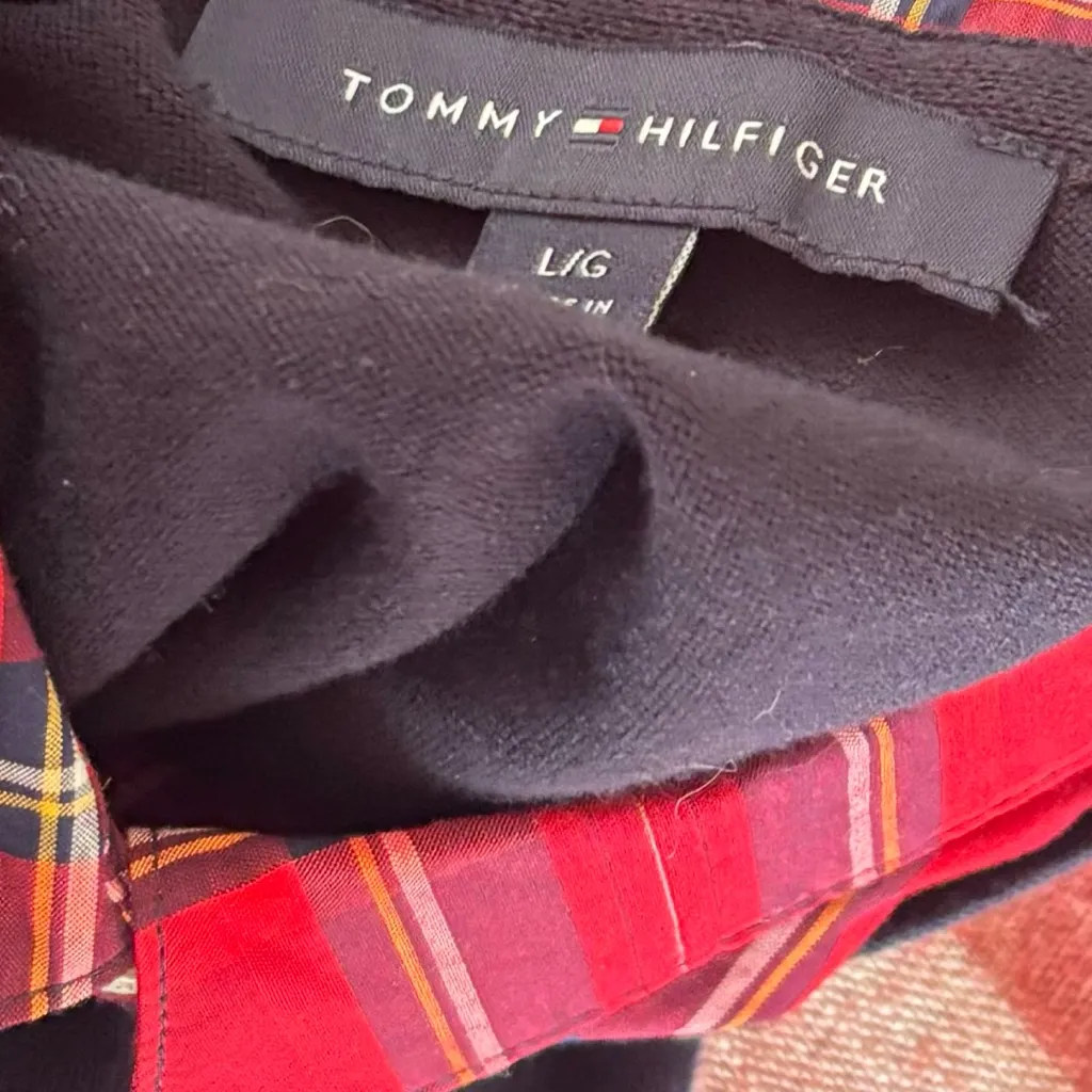 TOMMY HILFIGER
Women's Layered-look V-neck Sweater In Sky Captain/ Ivory/ Sky - Image 10