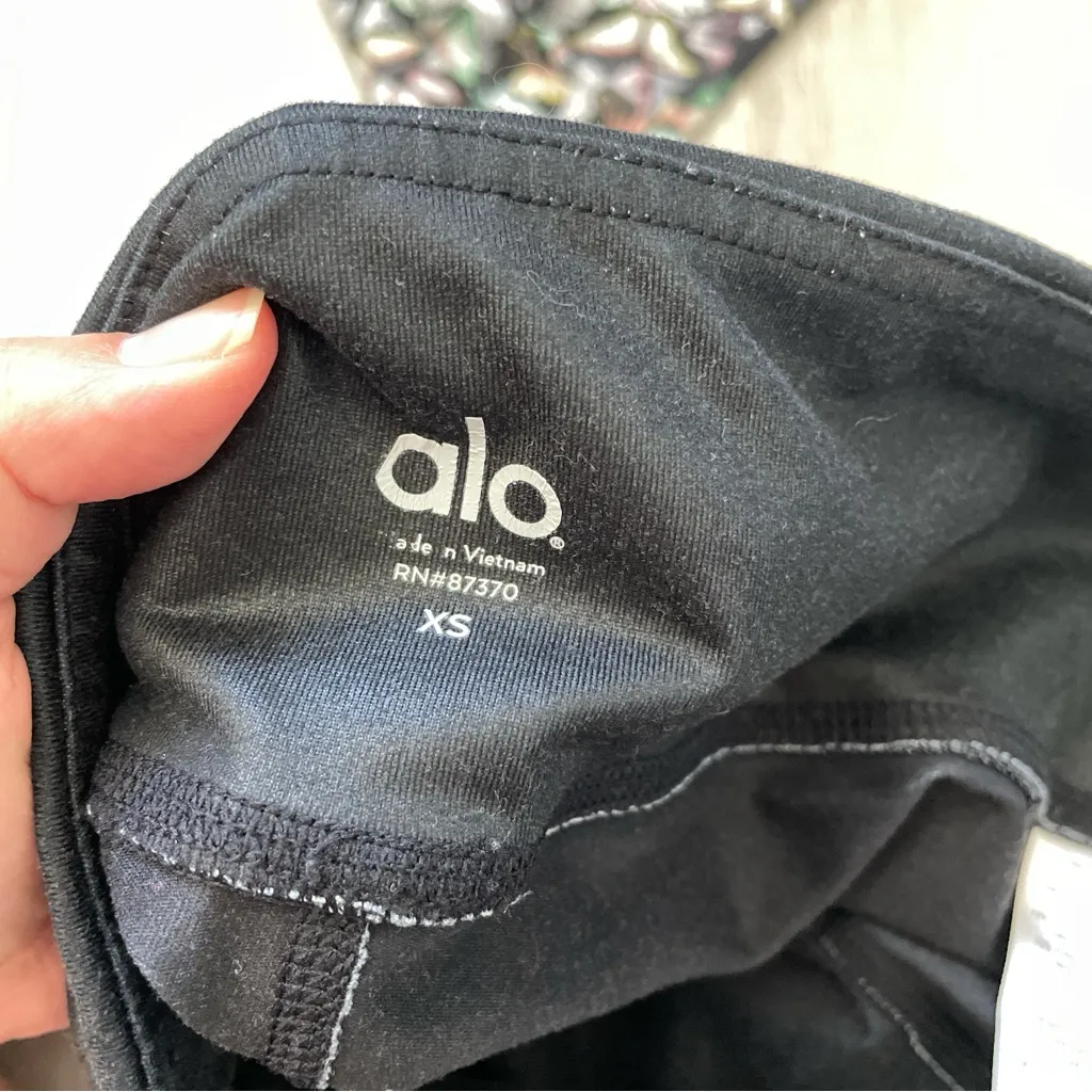 ALO Butterfly Leggings printed workout womens Black (xsmall) activewear casual - Image 2