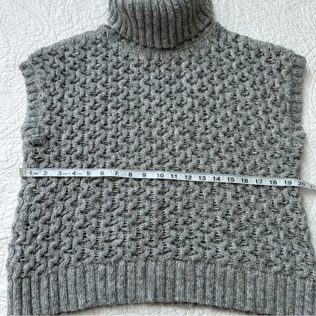 Two by Vince Camuto Grey Turtle Neck Sleeveless Sweater - Image 7