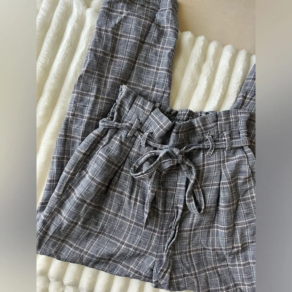 American Eagle Paperbag pants - Image 2