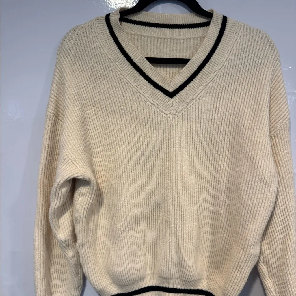 Classic Cream Schoolgirl V - Image 2