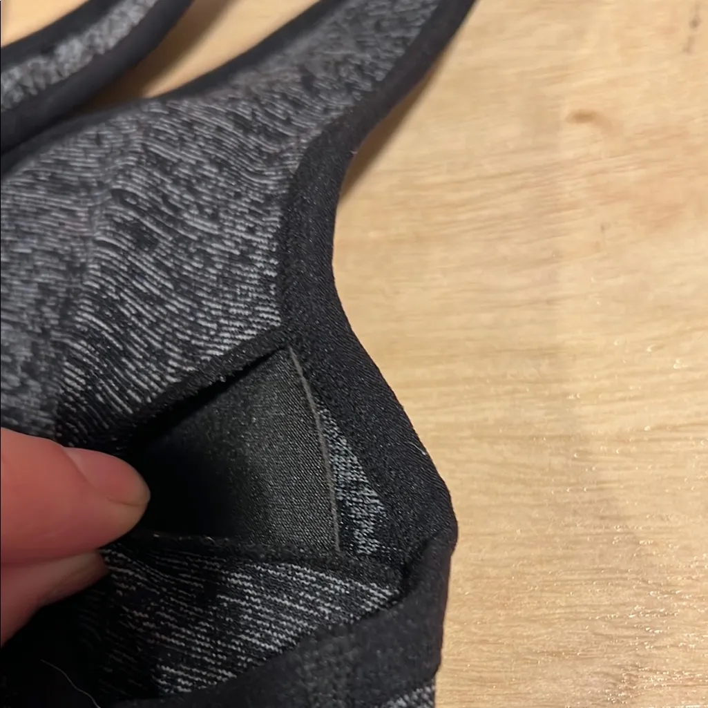 Gymshark Gray‎ and Black Sports Bra Seamless Design small - Image 6